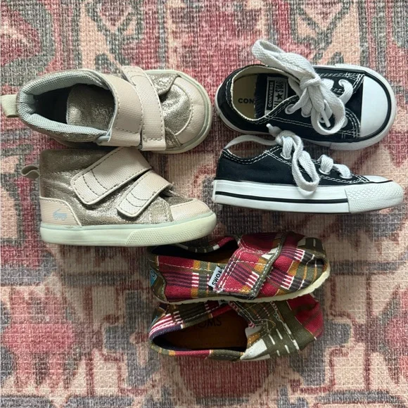 Toddler shoes sizes 4-5 bundle - Picture 2 of 10